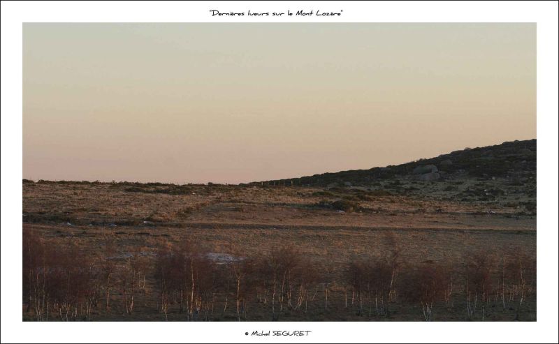 la nuit arrive sur le mont lozre.jpg